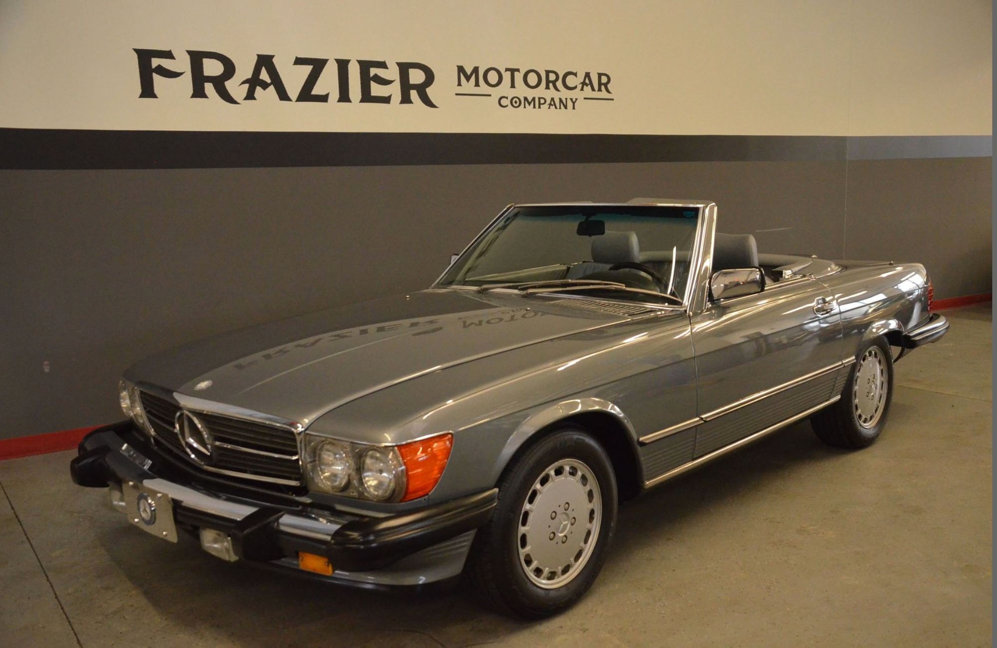 <img src="1988-mercedes-benz-560sl.jpg" alt="Exterior of a 1988 Mercedes-Benz 560SL">