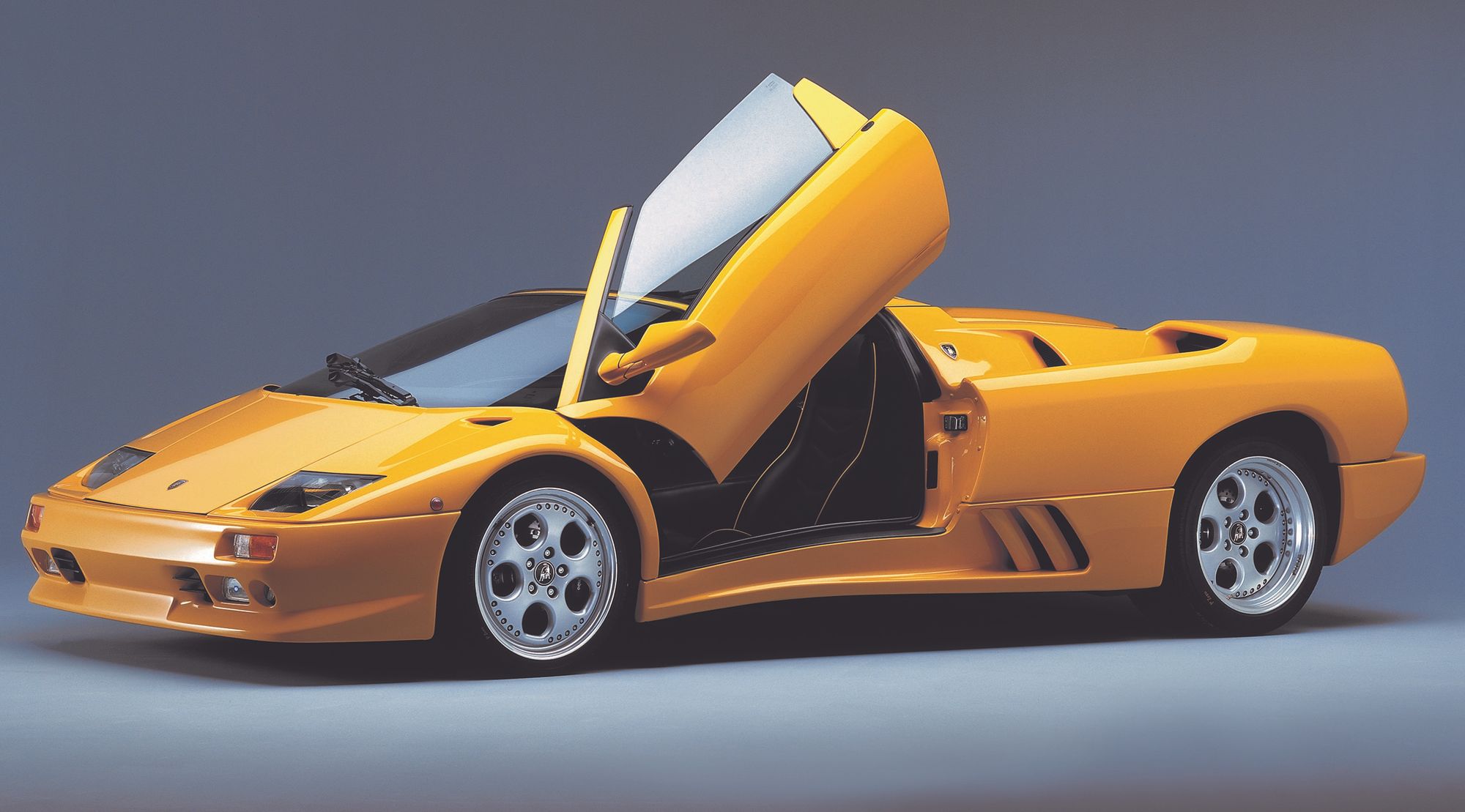 Maxim Recognizes Classic Supercars Are A Great Investment