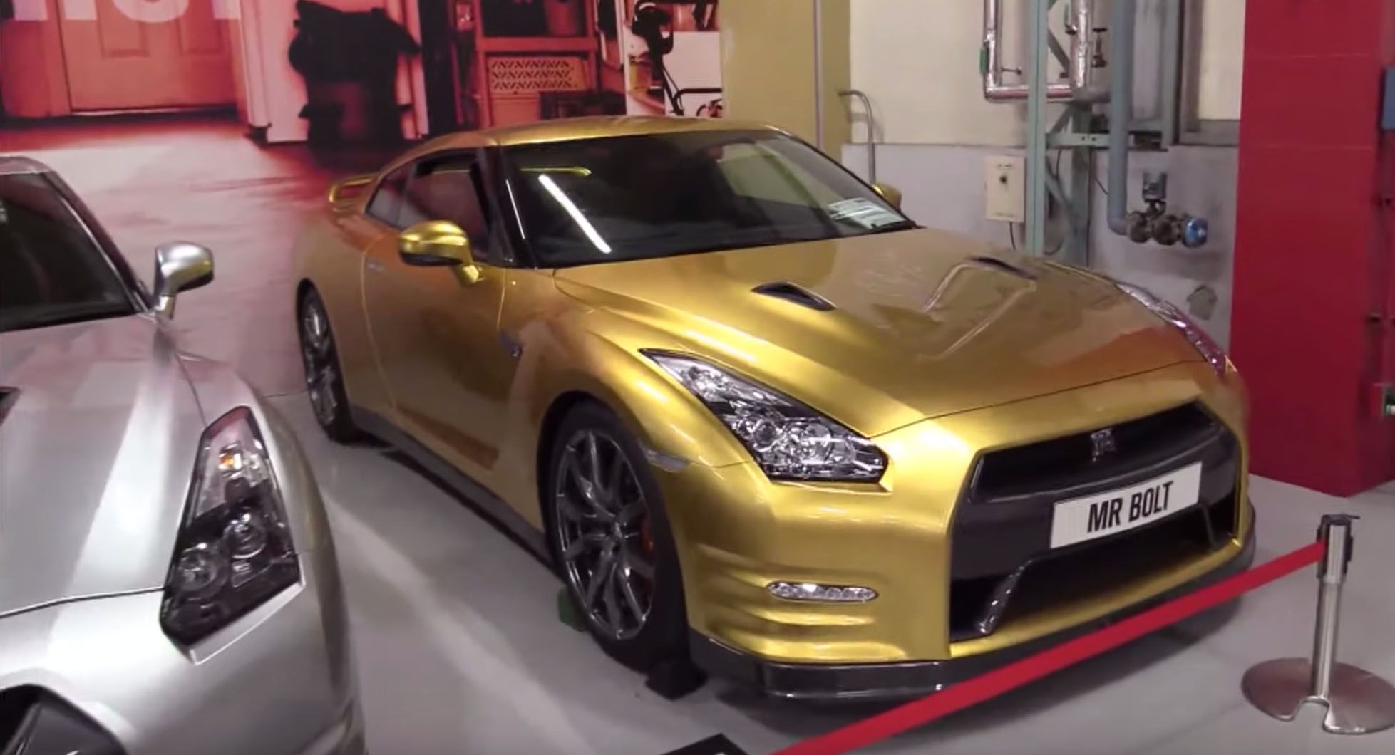 <img src="heritage-collection.jpg" alt="Nissan GT-R inside the heritage collection in Japan">