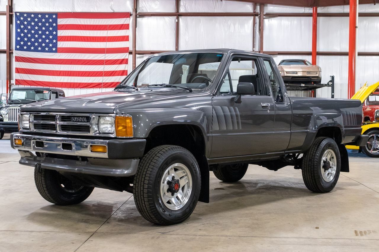 1987-toyota-pickup-sr5