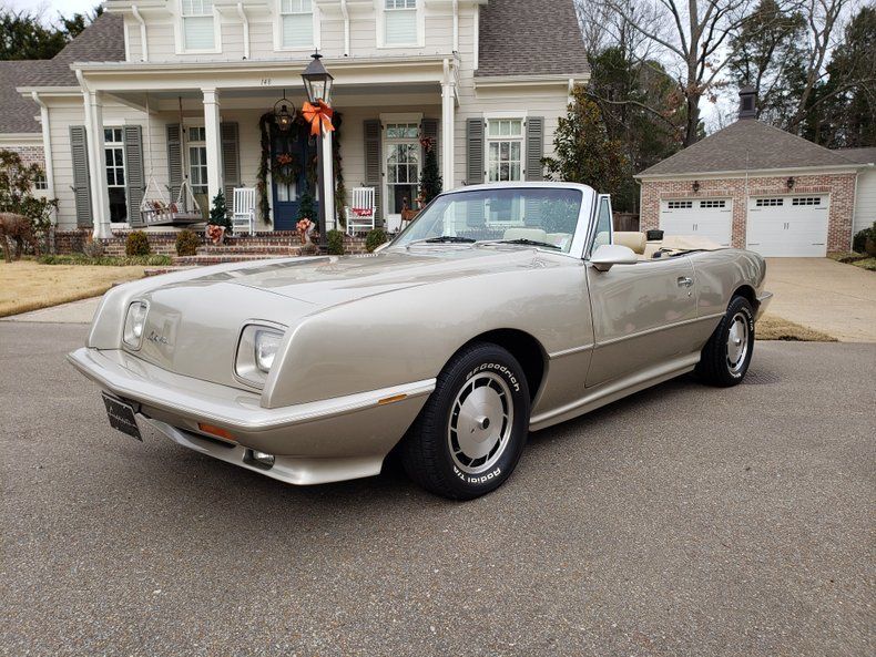 <img src="1989-avanti-convertible.jpeg" alt="A 1989 Avanti Convertible in Champagne Mist">