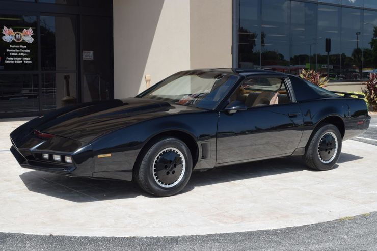 <img src="movie-tv-KITT-knight-rider.jpg" alt="1982 Pontiac Trans Am - KITT from Knight Rider">