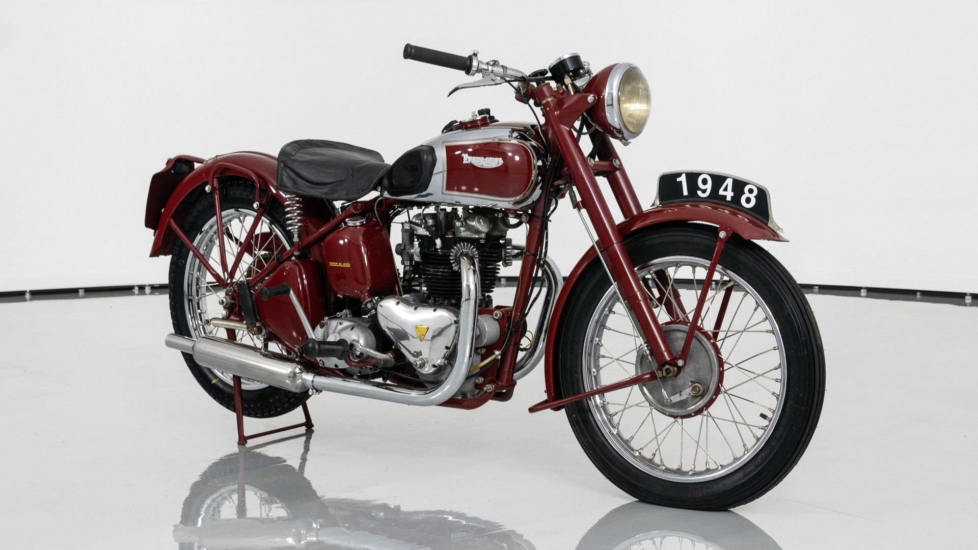 Motorcycle Monday: 1948 Triumph 5T Speed Twin