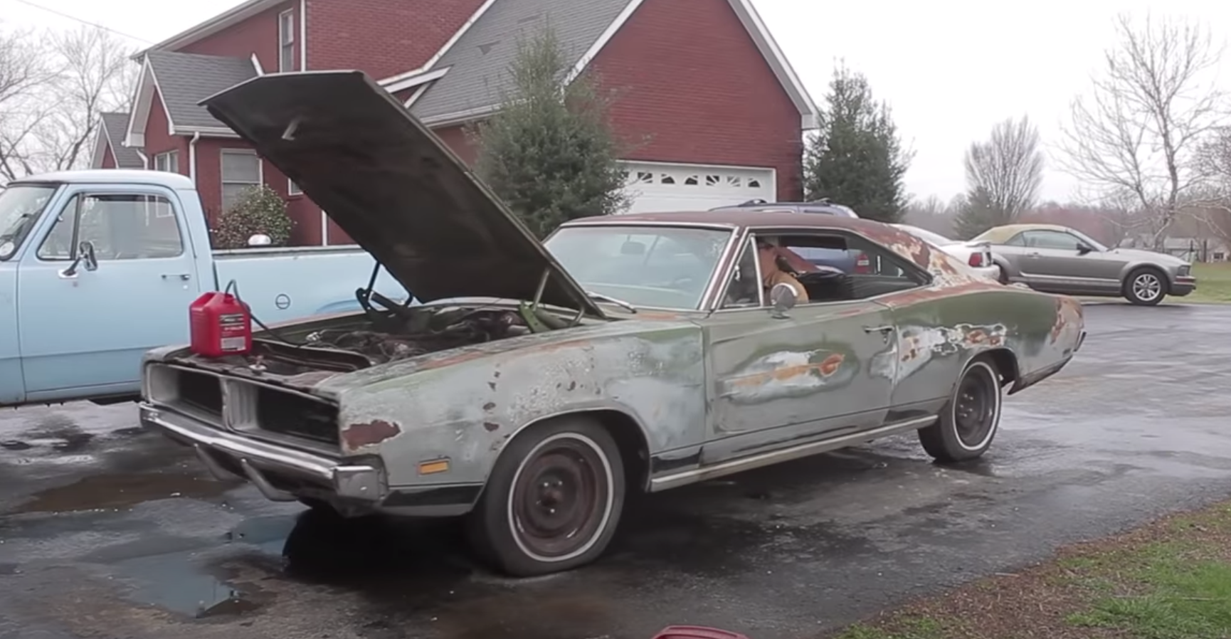 Abandoned 1969 Dodge Charger Finally Drives Under Own