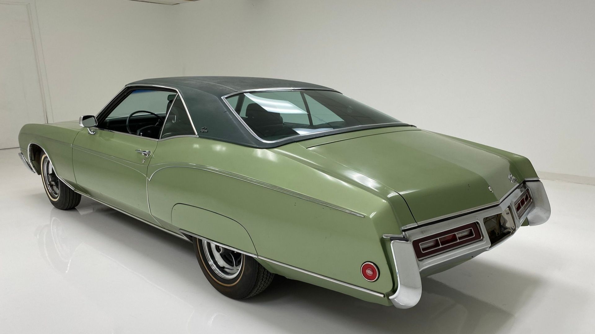 Original 1970 Buick Riviera Provides An Affordable Option 