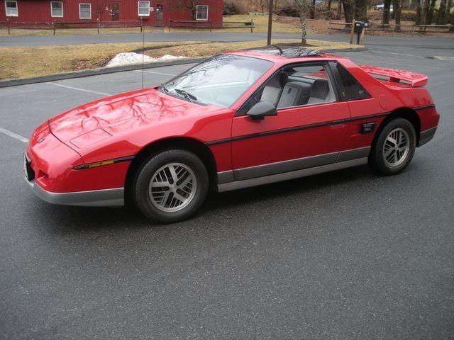 <img src="1985-fiero.jpg" alt="1985 Pontiac Fiero">