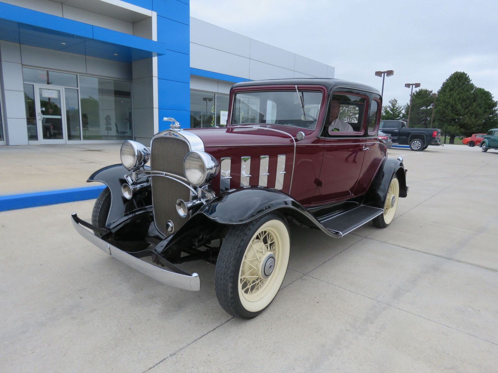 <img src="don-1932-coupe.jpg" alt="A 1934 Chevrolet Deluxe 5-Window Coupe-Confederate">