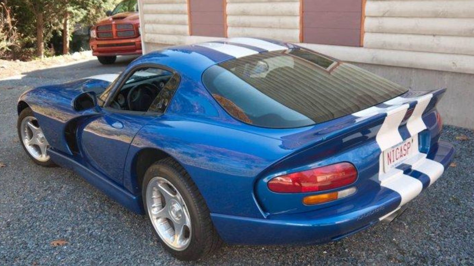 Low-Mileage 1996 Dodge Viper GTS Seeks Fun 