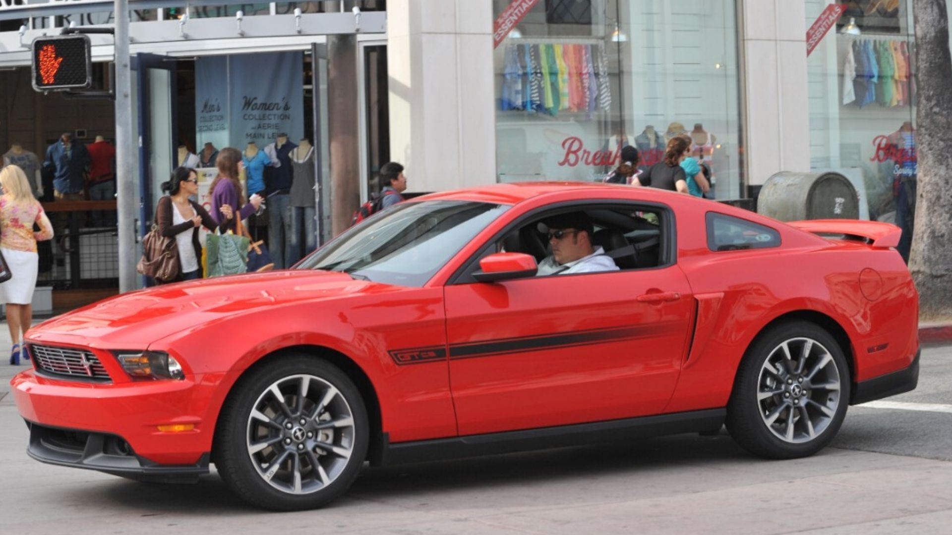 What’s The Best Muscle Car For Under $25,000?