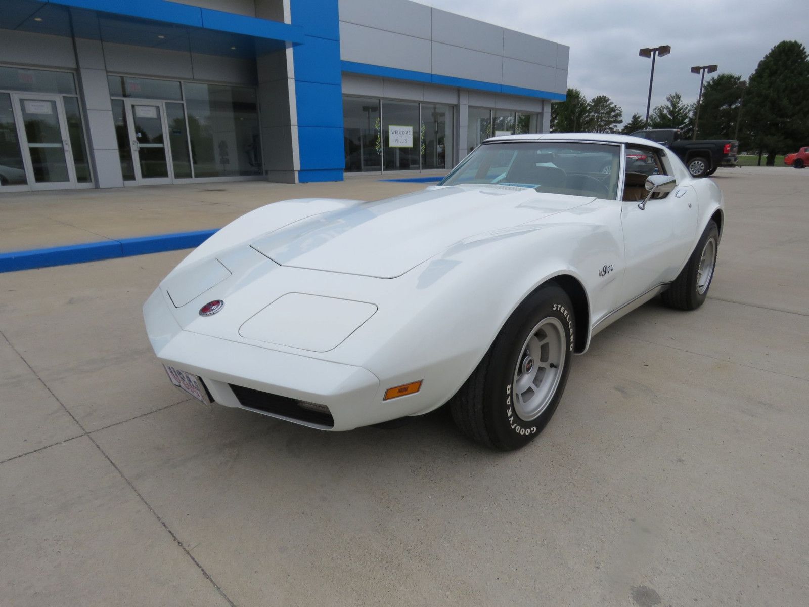 <img src="don-1974-corvette.jpg" alt="A 1974 Chevrolet L-82 Corvette Coupe">