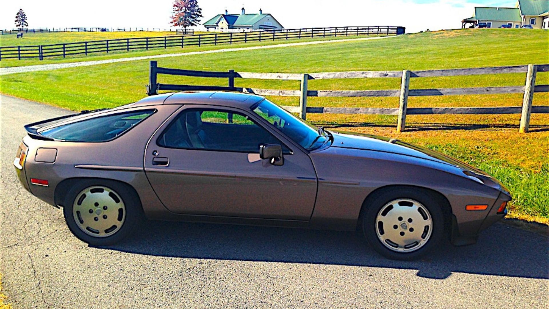 1983 Porsche 928 S Is Completely Unique 