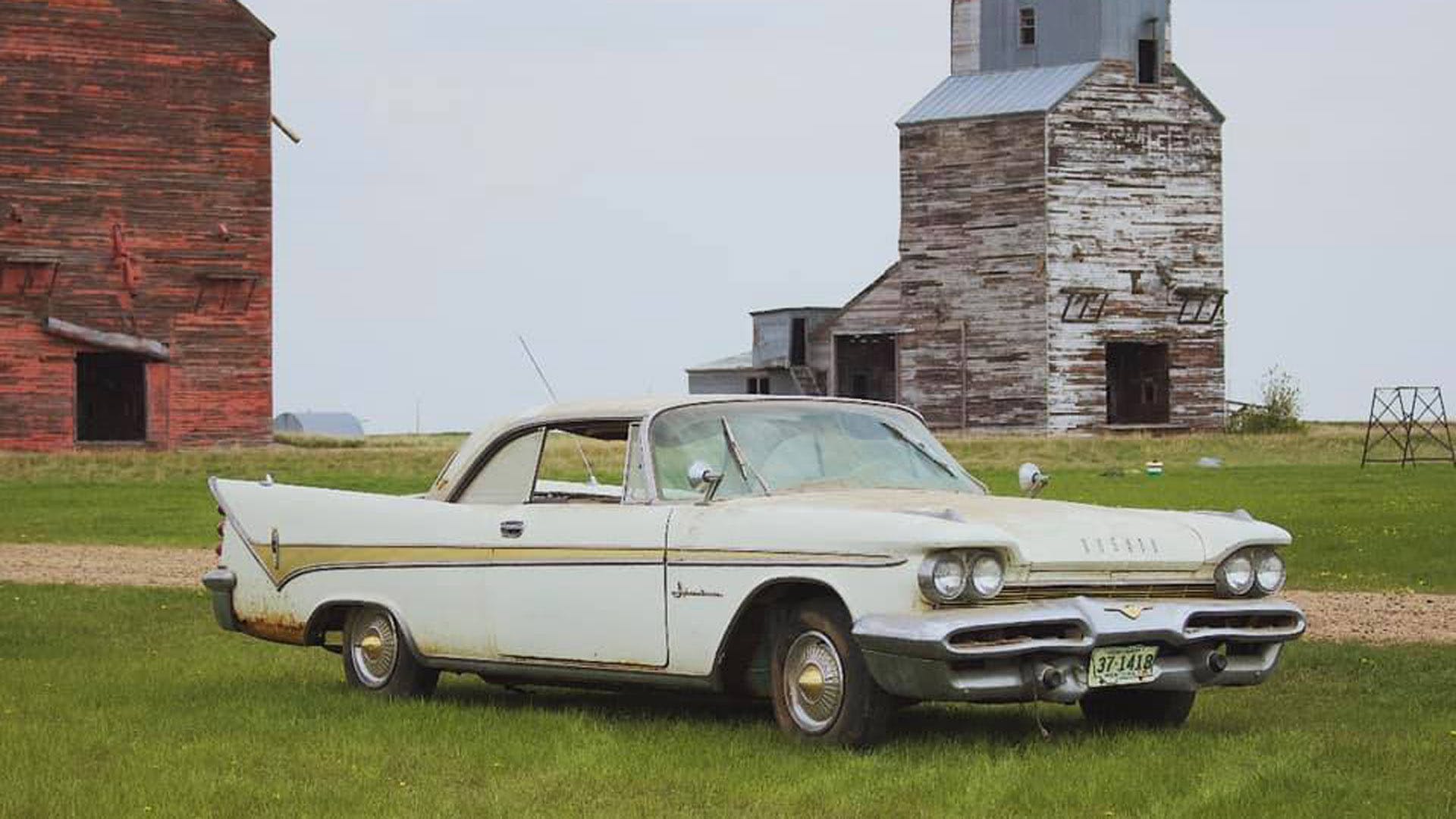 <img src="1959-desoto.jpg" alt="1959 DeSoto Adventurer">