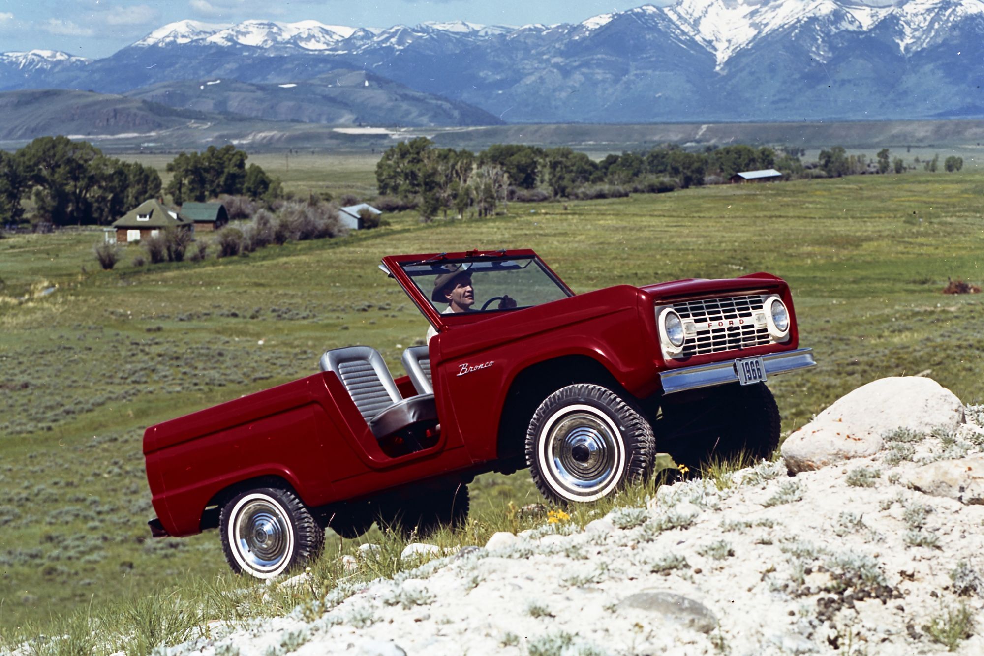 <img src="1966-bronco.jpeg" alt="1966 Ford Bronco Roadster">