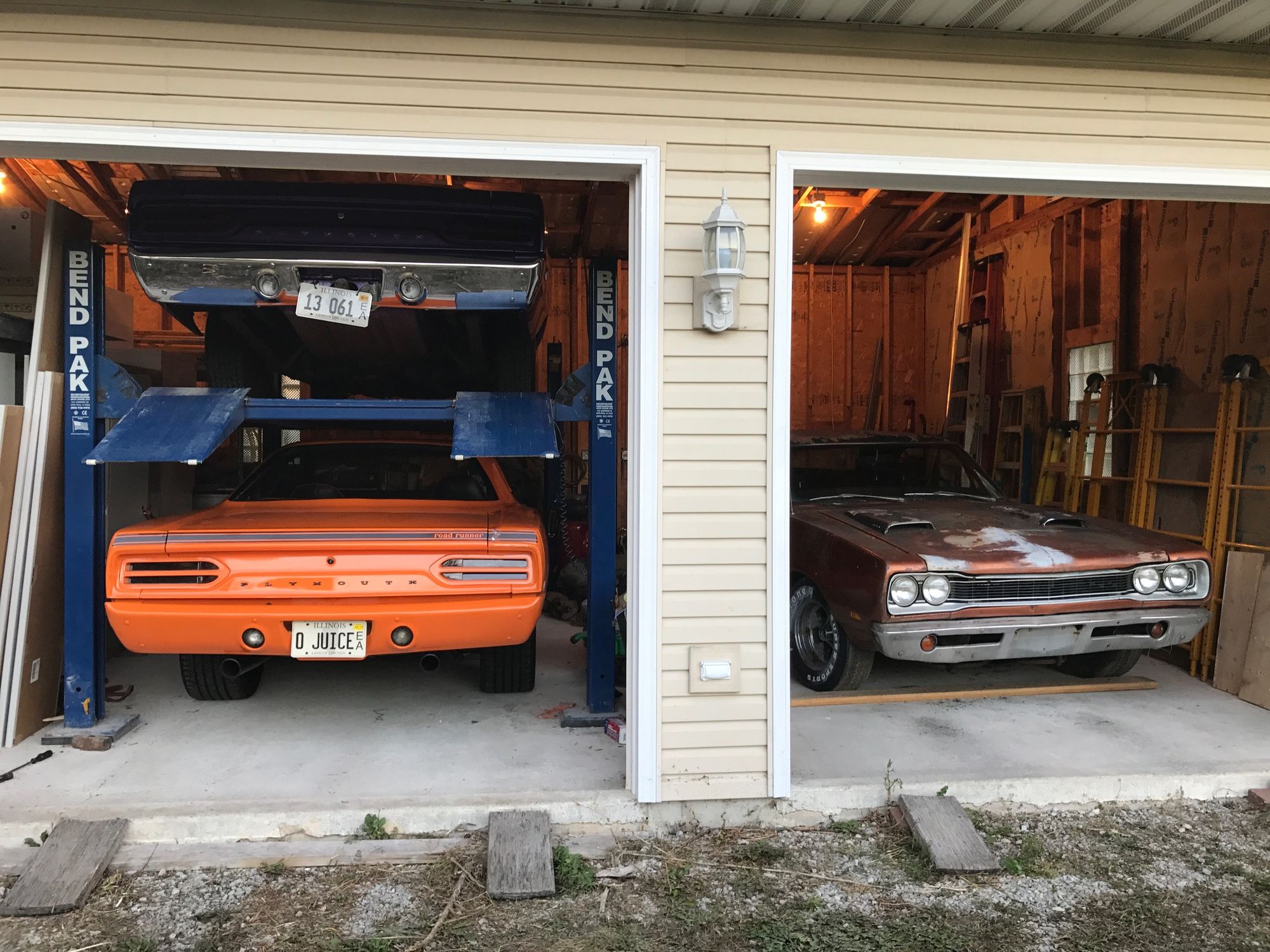 <img src="1969-bee-and-1970-road-runner.jpeg" alt="1970 Plymouth Road Runner and the 1969 Dodge Super Bee">