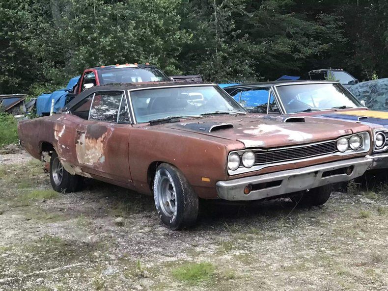 <img src="1969-dodge-super-bee.jpeg" alt="1969 Dodge Super Bee owned by Edgar Anderson">