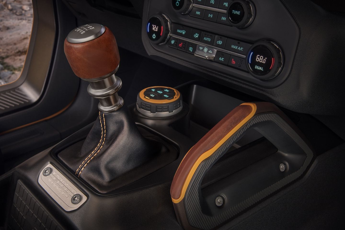 <img src="bronco-manual.jpeg" alt="The 7-speed manual transmission offered in the new 2021 Ford Bronco">