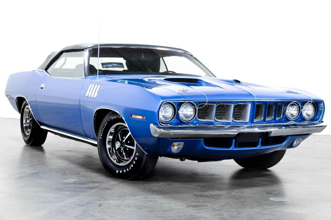 <img src="ed-belfour-cuda-use.jpg" alt="Ed Belfour's 1971 Plymouth Barracuda for sale">