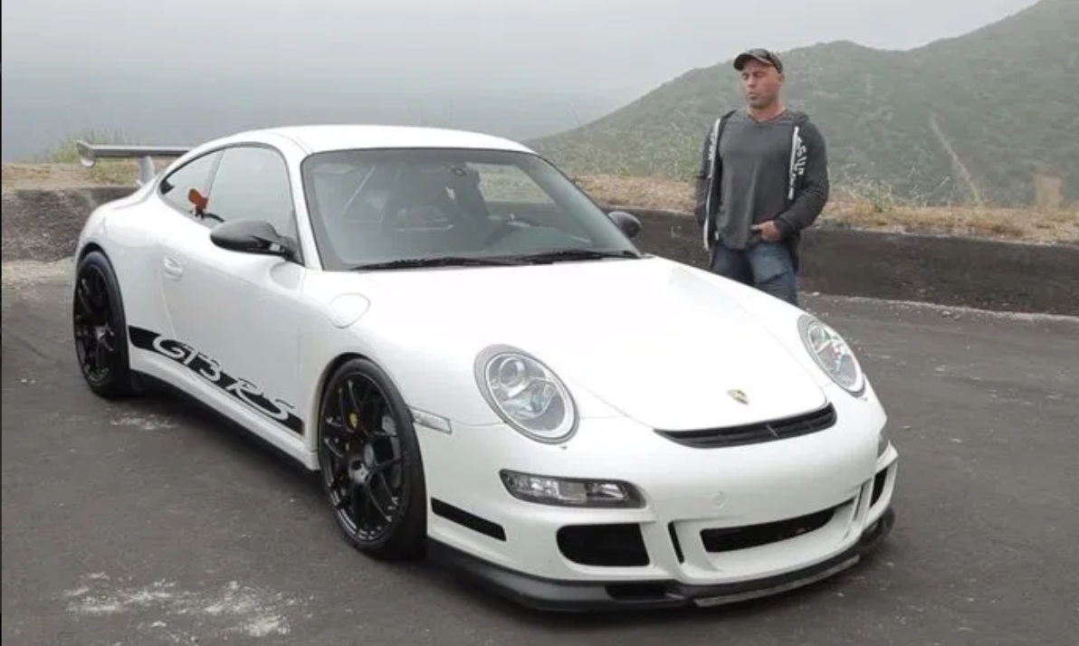 <img src="joe-porsche.png" alt="Porsche 911 GT3 RS">