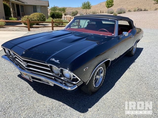 <img src="1969-chevelle.jpg" alt="1969 Chevrolet Chevelle 396 SS convertible heading to online auction">