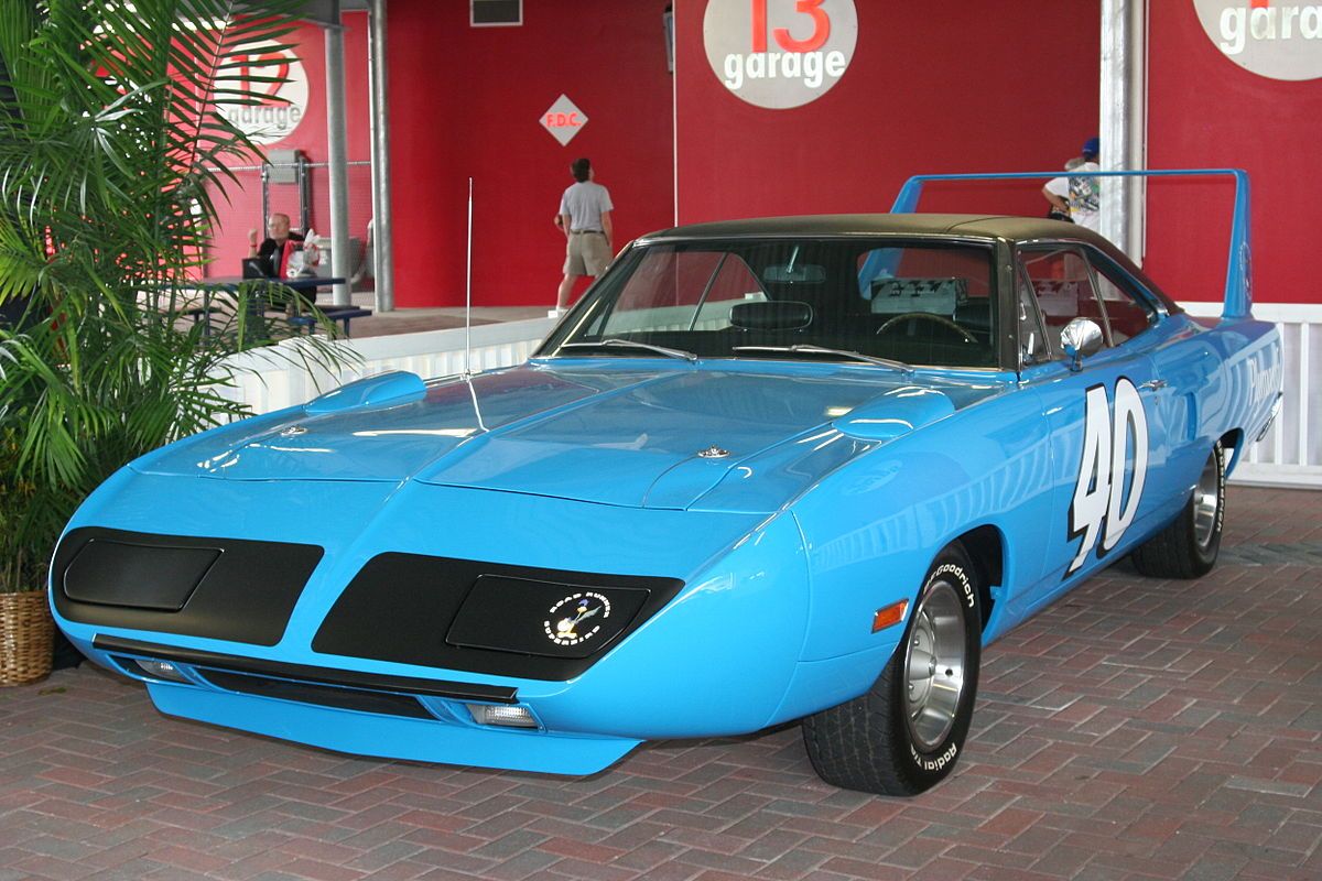 <img src="1970-superbird-2.jpg" alt="1970 Plymouth Superbird">