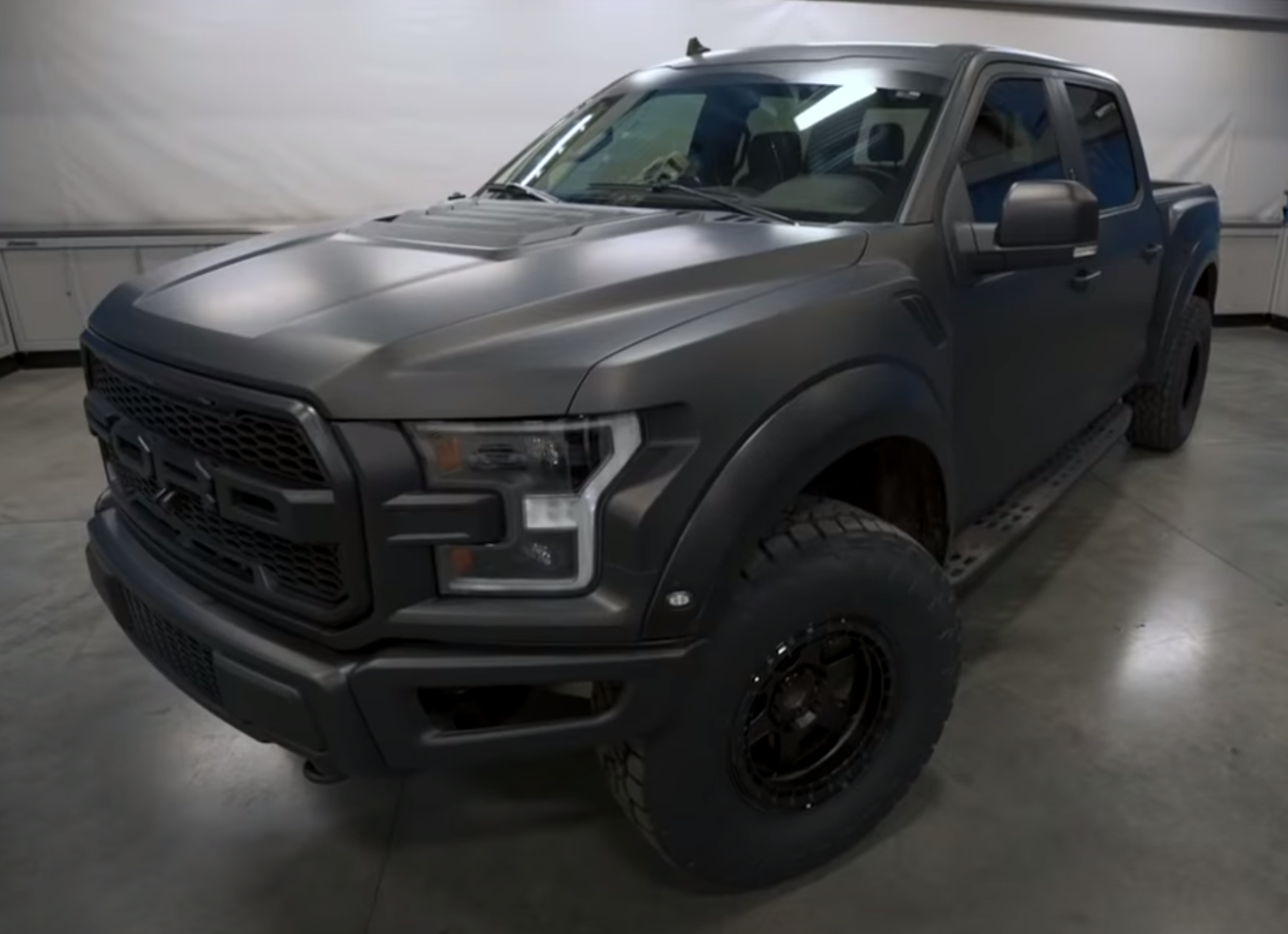 <img src="2017-raptor.png" alt="Ken Block's 2017 Ford Raptor">