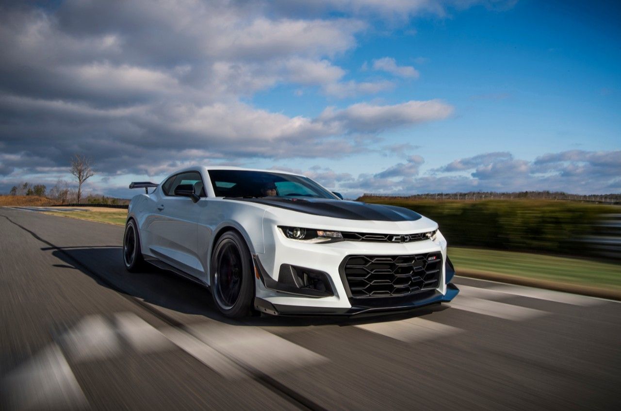 <img src="2019-Chevrolet-Camaro-ZL1-1LE-016.jpg" alt="2019 Chevrolet Camaro ZL1 1LE">