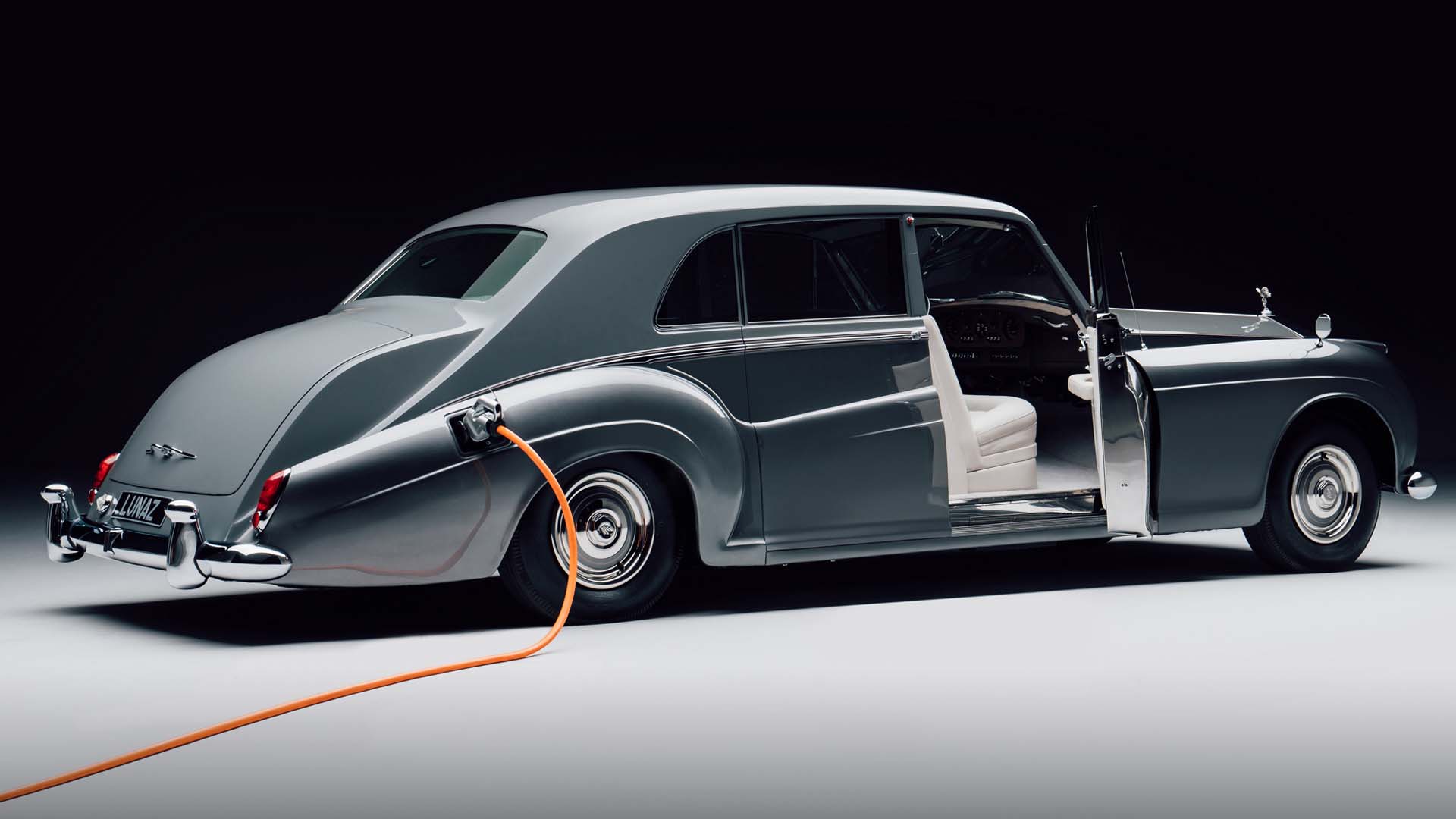 Lunaz Created The World's First Electric Rolls-Royce Phantom