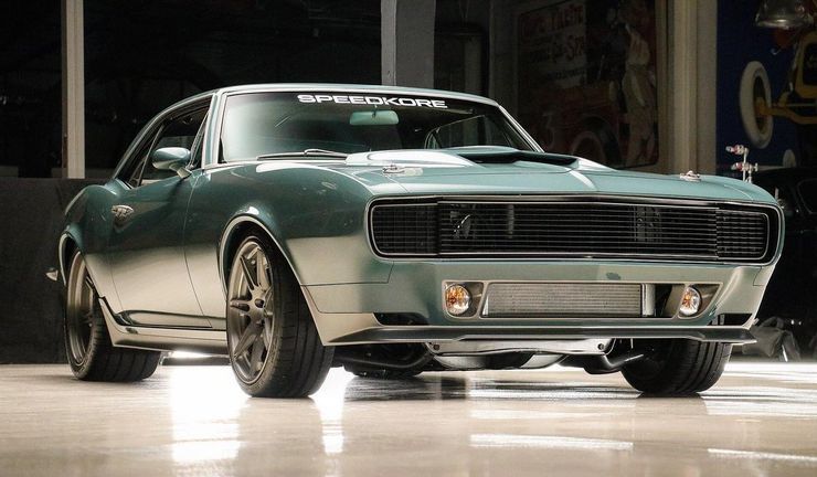 <img src="evans.jpg" alt="Chris Evans 1967 Chevrolet Camaro">