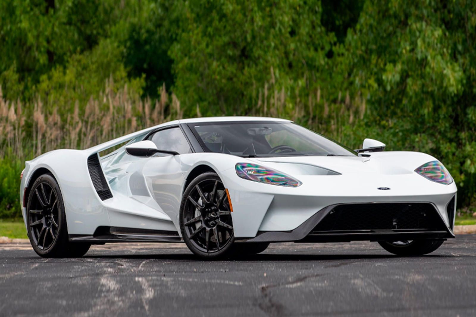 <img src="ford-gt-2.jpg" alt="2018 Ford GT that crossed the Mecum auction block">