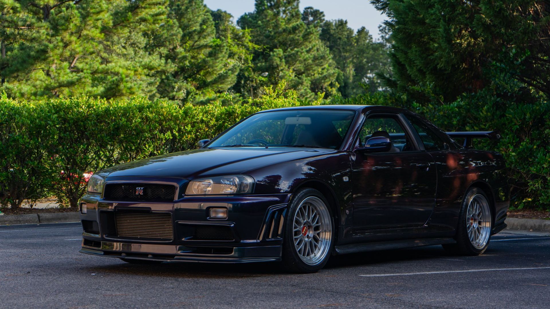 1999 Nissan Skyline Gt R R34 Wears A Rare Color