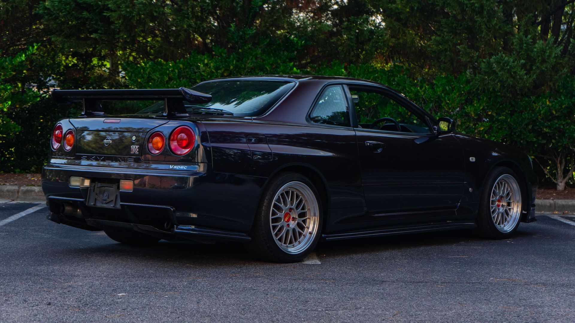 1999 Nissan Skyline Gt R R34 Wears A Rare Color