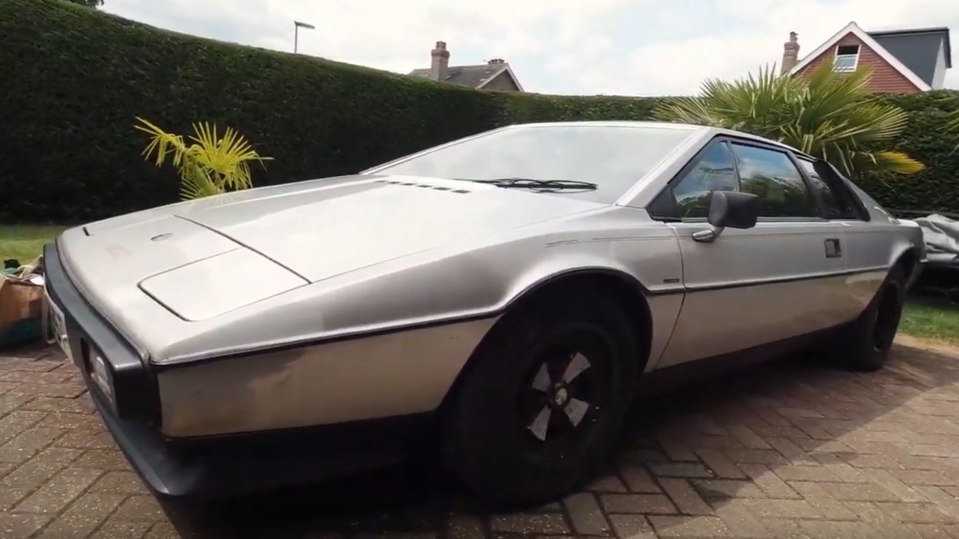 rookie sandhed Blå Barn Find Lotus Esprit S2 Boasts Low Miles