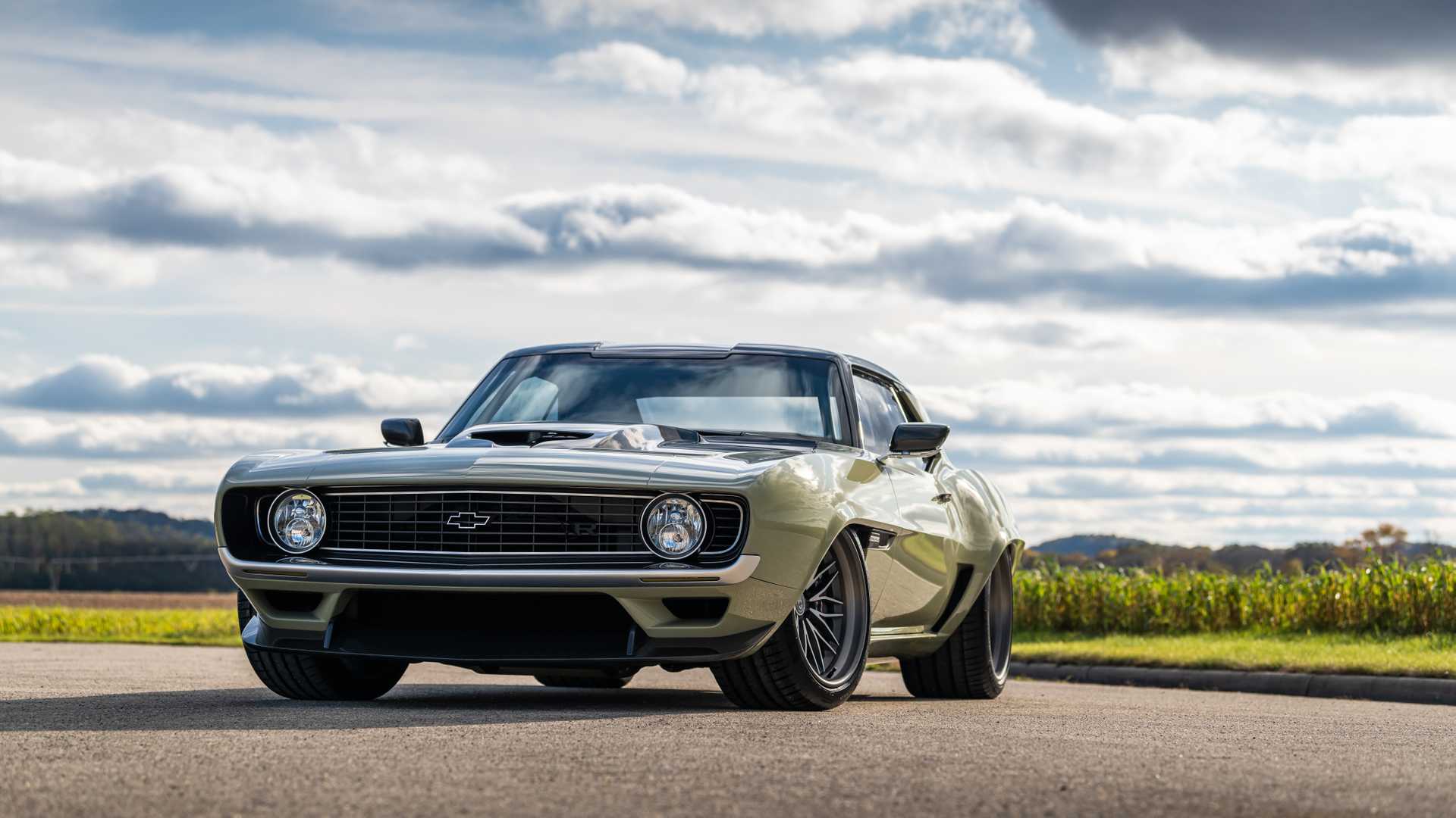 https://www.motorious.com/content/images/2021/05/ringbrothers-shoots-for-the-moon-with-a-1969-chevy-camaro-named-valkyrja.jpg