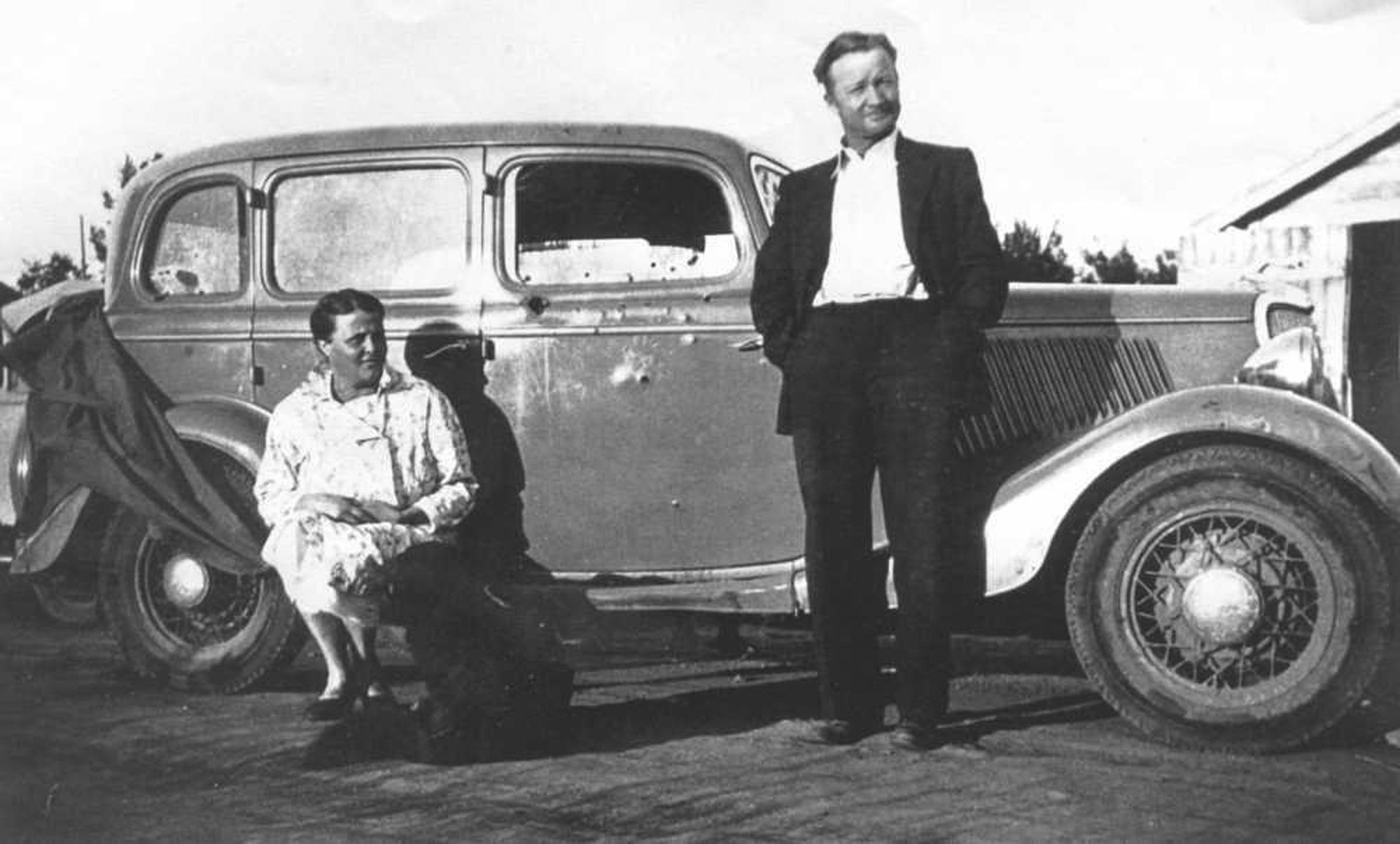 Ford and death 1933 car v8 bonnie clyde