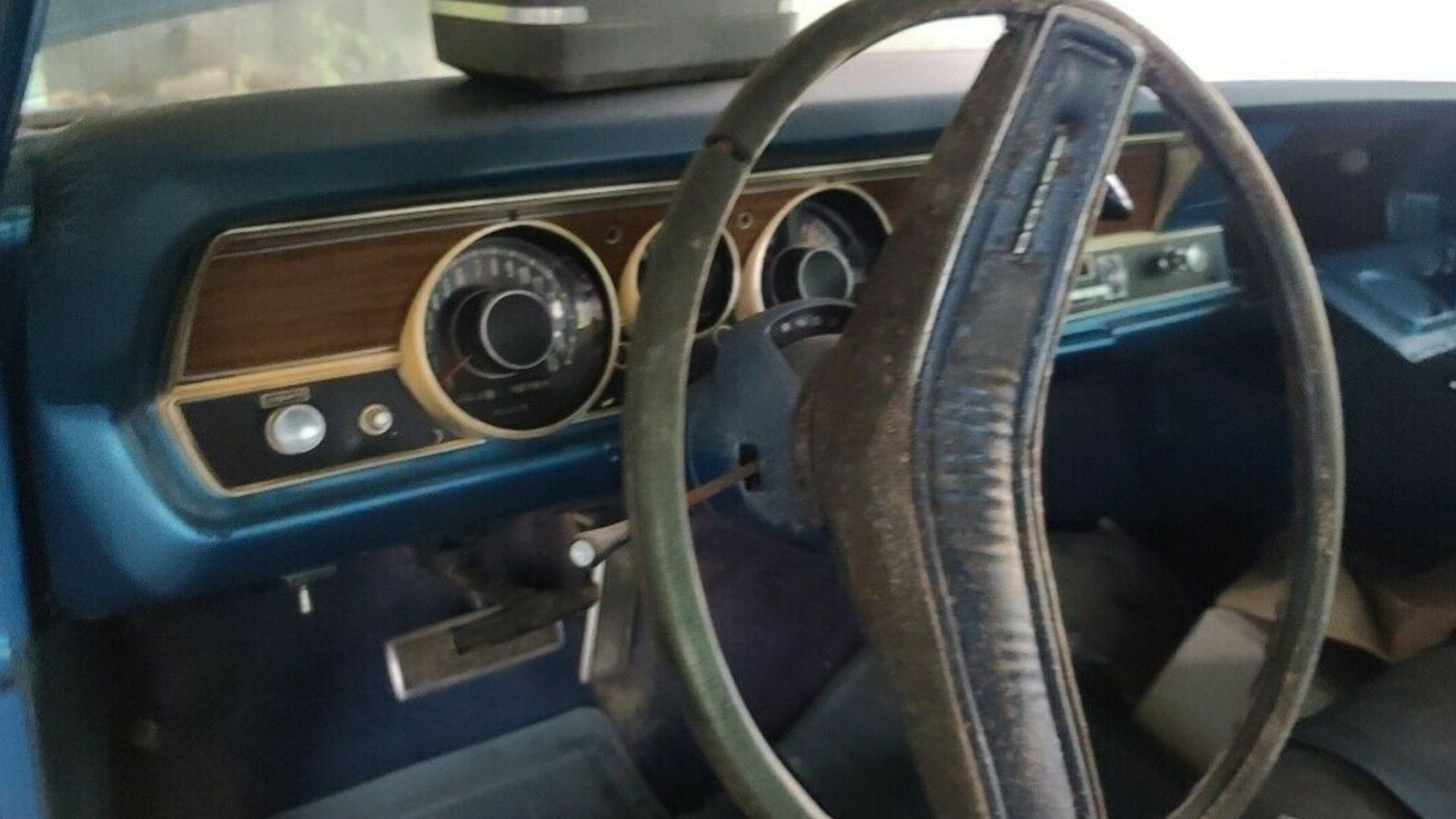 eBay Find 1970 Dodge Dart Swinger picture image