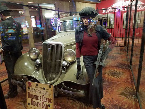 1933 ford v8 bonnie and clyde death car