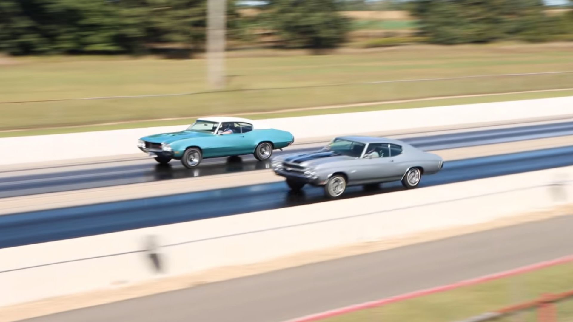 1970-Chevelle-SS-454-Races-1970-Buick-GS