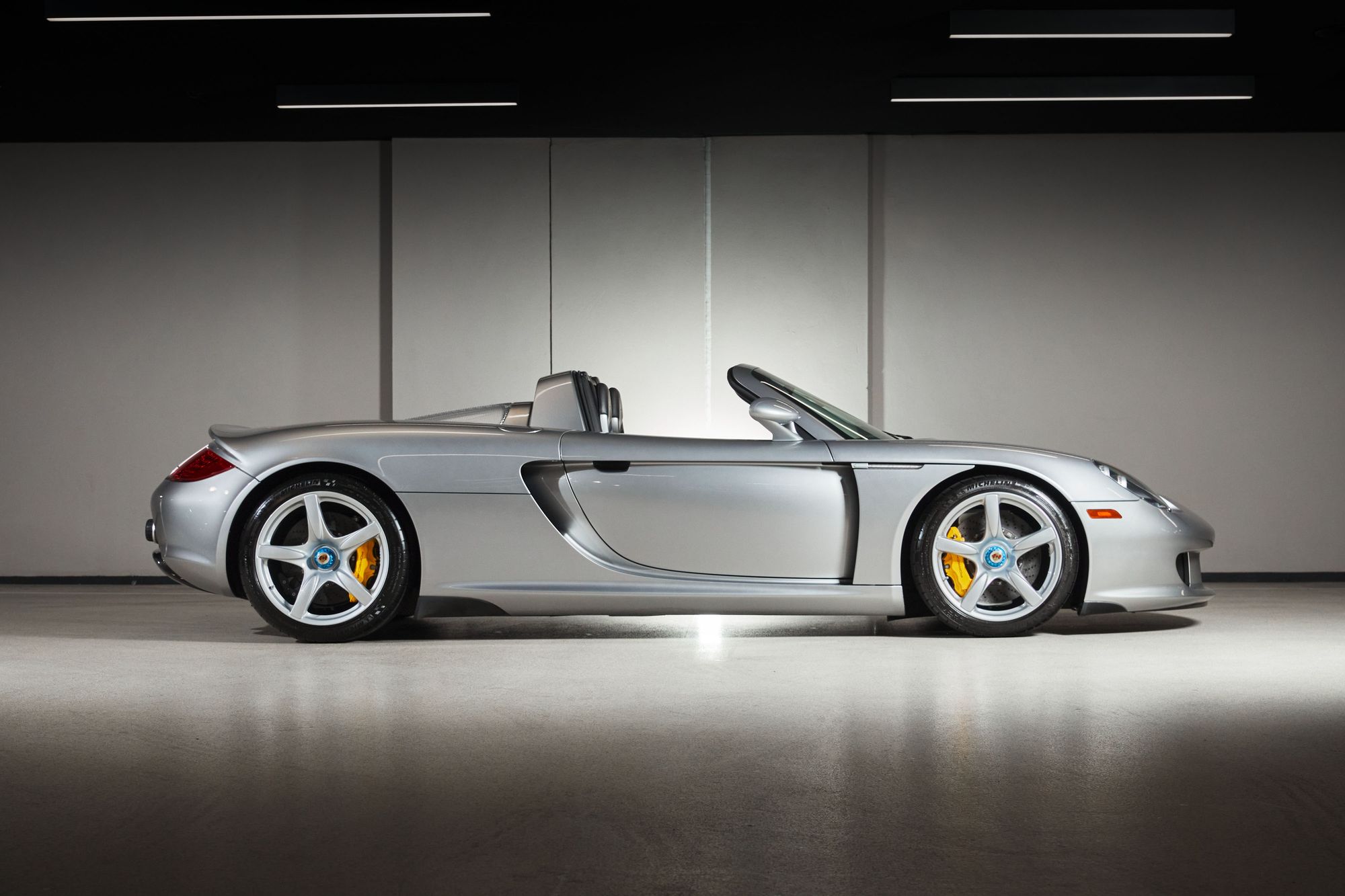 2005 Porsche Carrera GT Stuns Onlookers