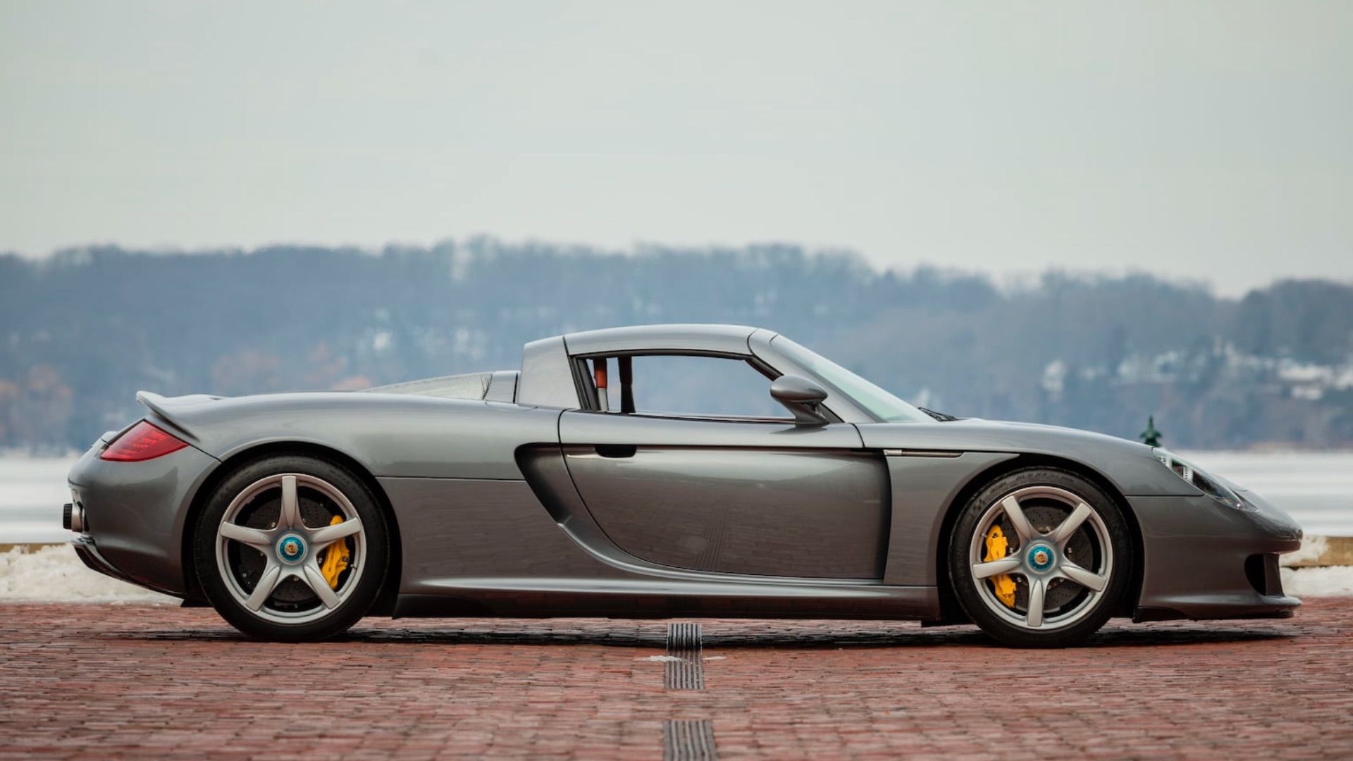 2005 Porsche Carrera GT Is A German Supercar