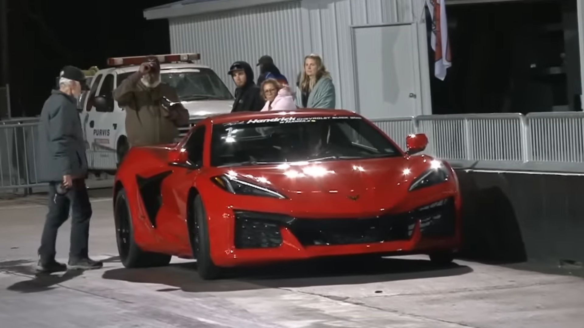 C8-Corvette-Z06-Sets-A-World-Record-2.jp