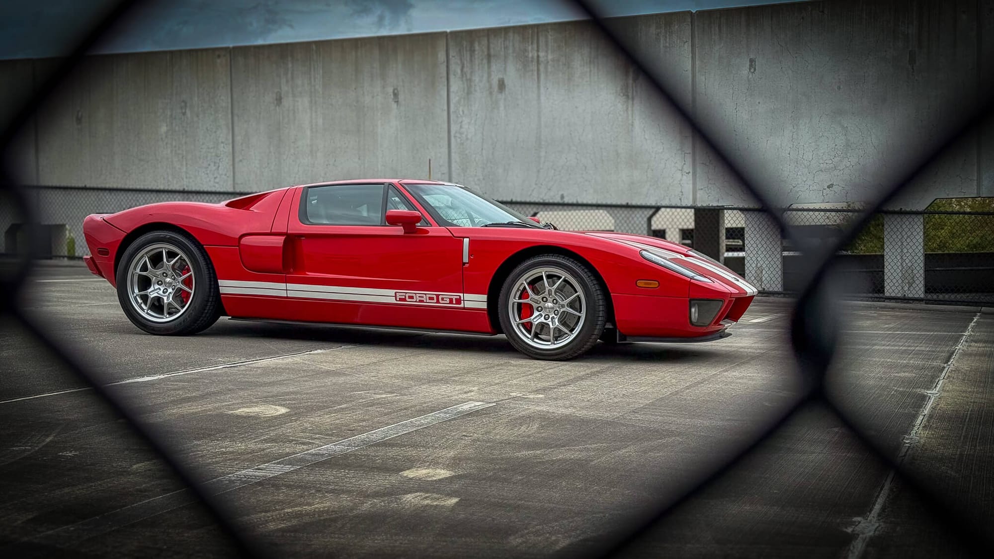 Motorious Offers Fans a Final Chance to Win an Iconic 2005 Ford GT Supercar
