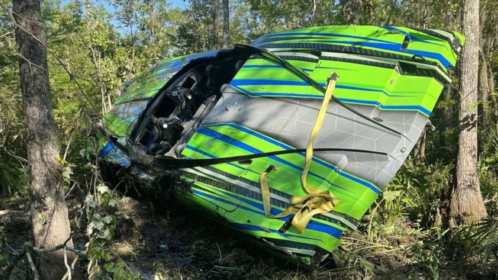 Corvette Boat Crashes In Louisiana Corvette Boat Crashes In Louisiana