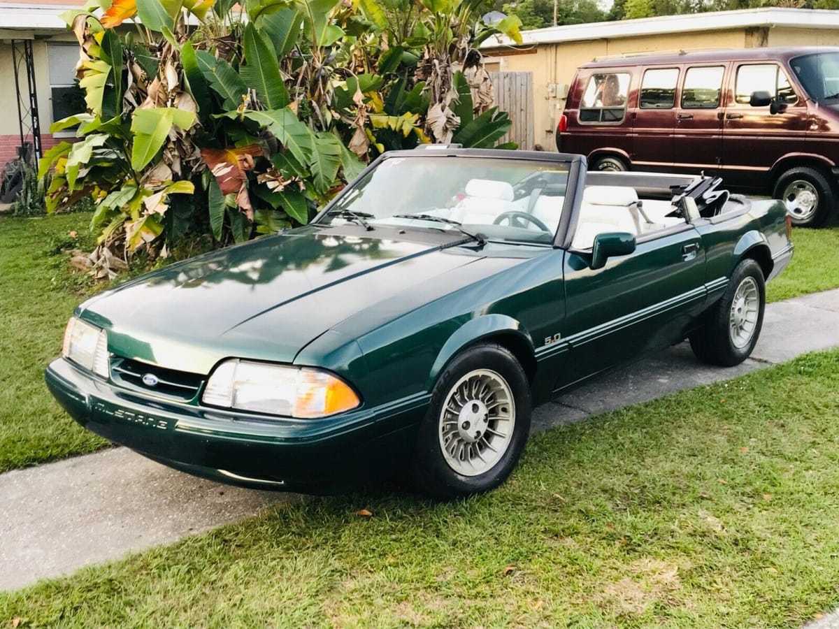 グリーンライト　1990 Ford Mustang WRAPS GreenLight 1990 Ford Mustang Fox Body WRAPS Part Time