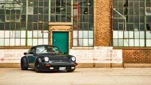 Check Out A One-Owner 1976 Porsche 930 With Almost 800K Miles
