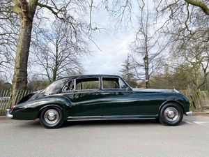 Relax With This 1965 Rolls-Royce Phantom V