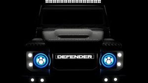 Electrified Land Rover Defenders Boast Ridiculous Speed