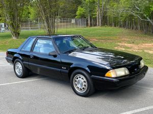 1988 Ford Mustang Notchback 5.0 Is a Budget-Friendly Unicorn