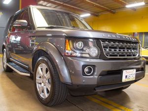 Luxury In An Off-Road Package Makes Us Want This 2016 Land Rover LR4 HSE