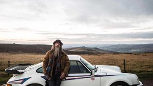 'Urban Outlaw' Magnus Walker United With Dream Porsche 930