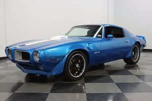 Flex Around Town In A 1971 Pontiac Trans Am Restomod